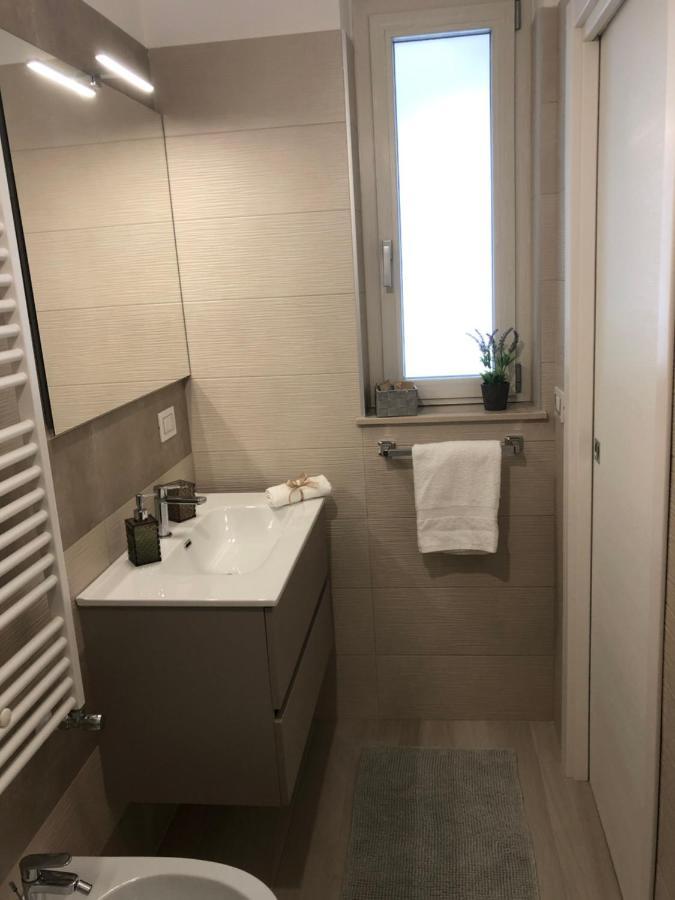B&B Elles Con Parcheggio Interno Barletta Bagian luar foto