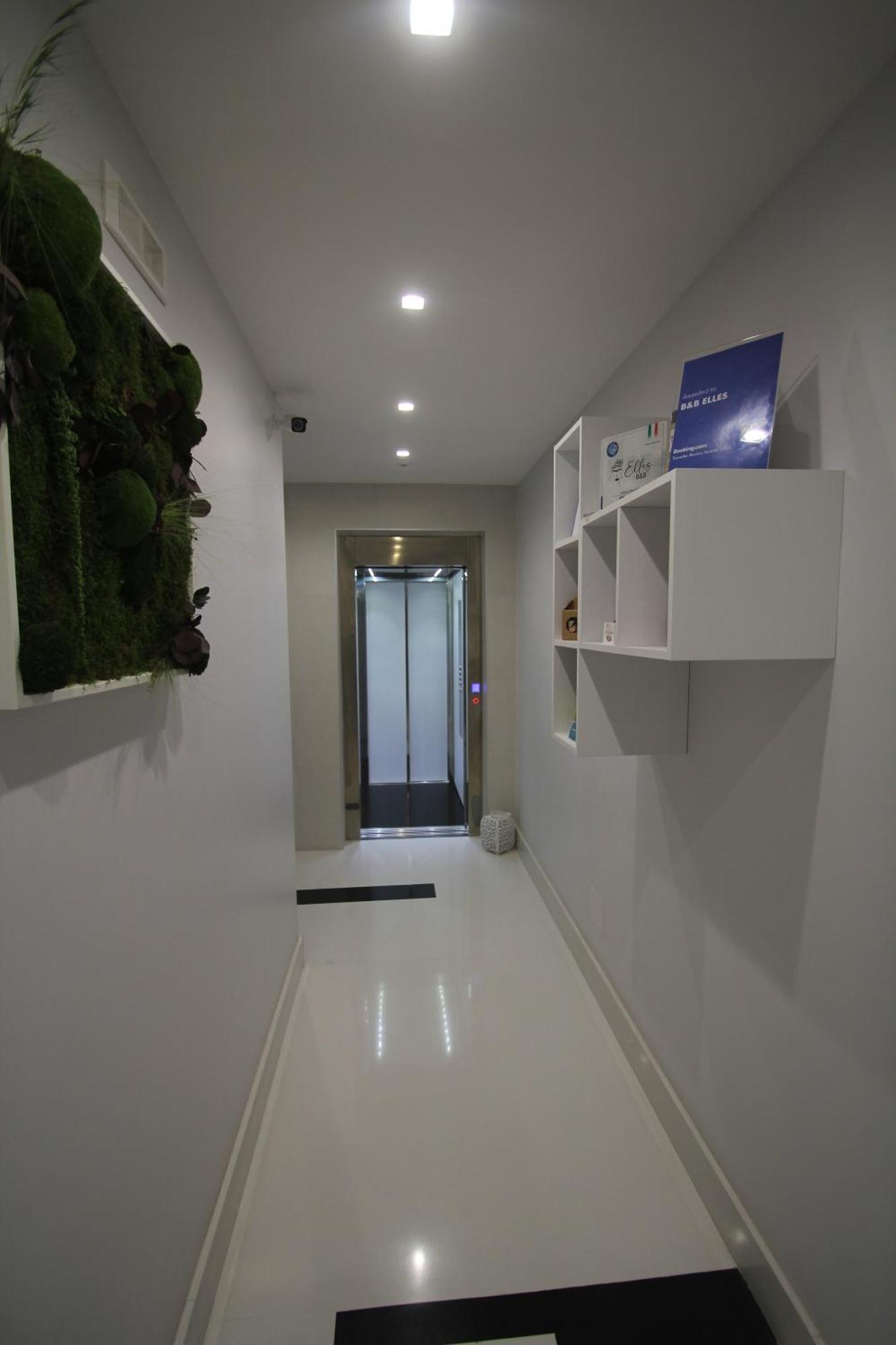 B&B Elles Con Parcheggio Interno Barletta Bagian luar foto