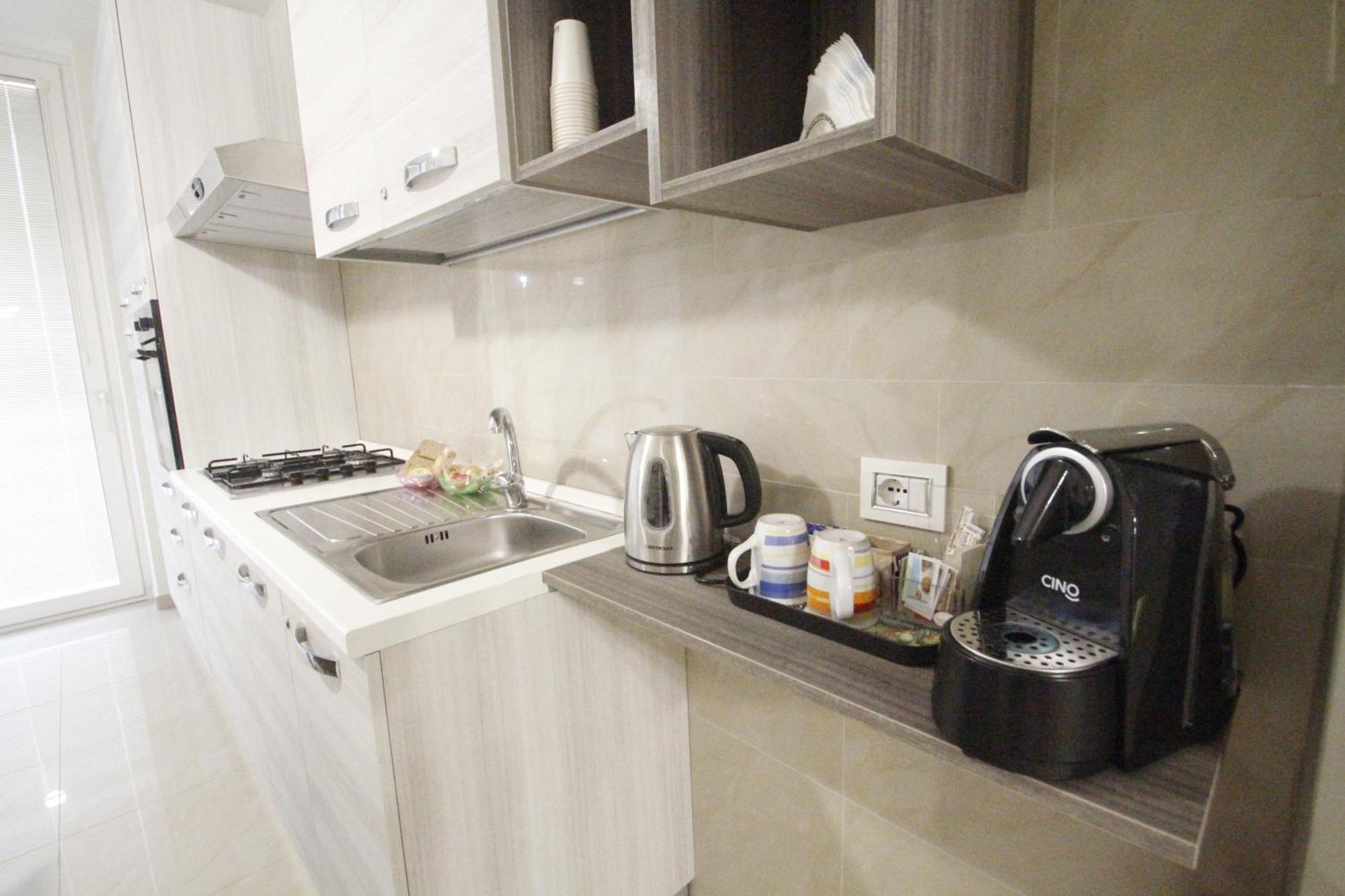 B&B Elles Con Parcheggio Interno Barletta Bagian luar foto