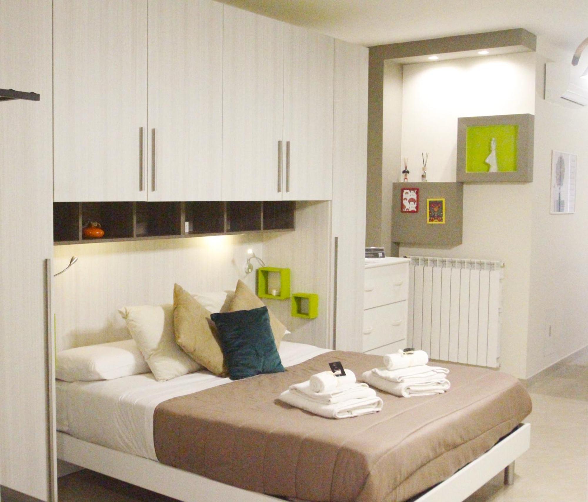 B&B Elles Con Parcheggio Interno Barletta Bagian luar foto